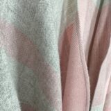 Chicama Rosa - ponczo z alpaki bez domieszek