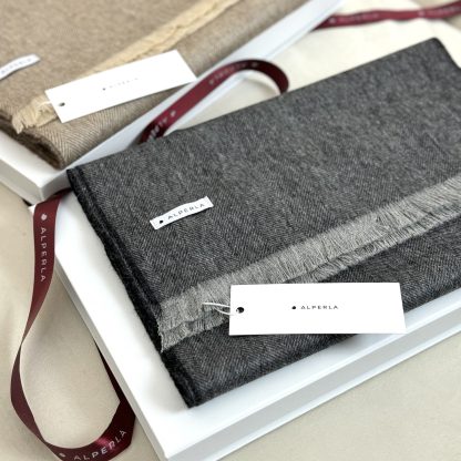 Luksusowy zestaw szalików z alpaki na prezent