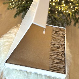 Koc z alpaki Camello w opakowaniu